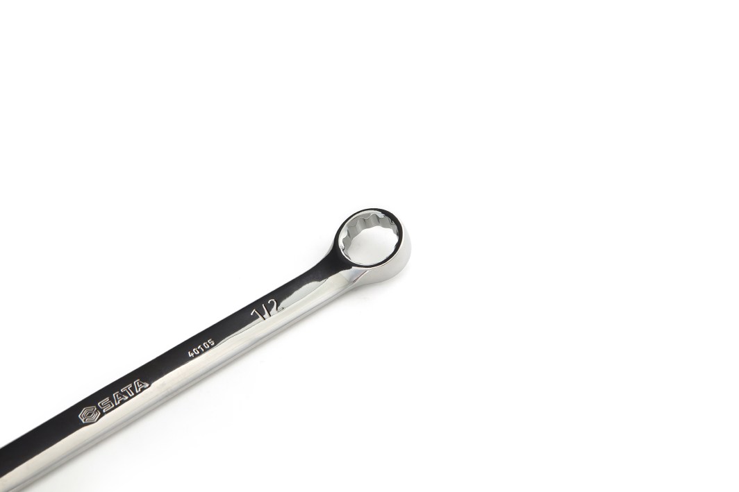 copas, abrasivos, llaves, destornilladores, ferreteria, copa larga, herramienta manual, mejor herramientas para motos, mejor herramienta para carros, herramientas fina en medellin, juego de herramientas para vehiculos bujias para carros