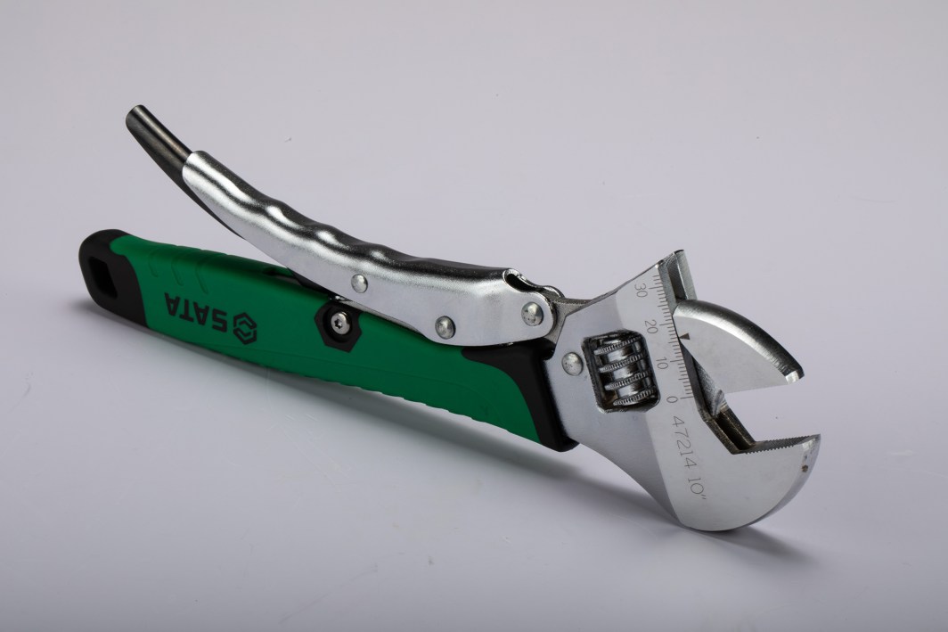 llave ajustable, copas, abrasivos, llaves, destornilladores, ferreteria, copa larga, herramienta manual, mejor herramientas para motos, mejor herramienta para carros, herramientas fina en medellin, juego de herramientas para vehículos bujias para carros