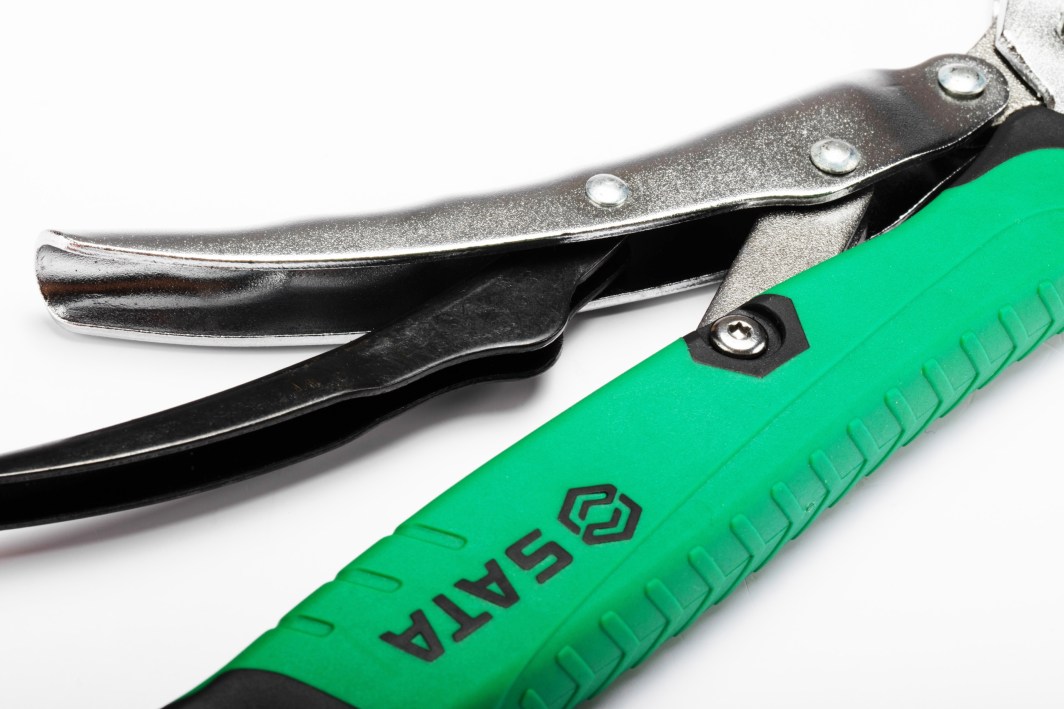 llave ajustable, copas, abrasivos, llaves, destornilladores, ferreteria, copa larga, herramienta manual, mejor herramientas para motos, mejor herramienta para carros, herramientas fina en medellin, juego de herramientas para vehículos bujias para carros