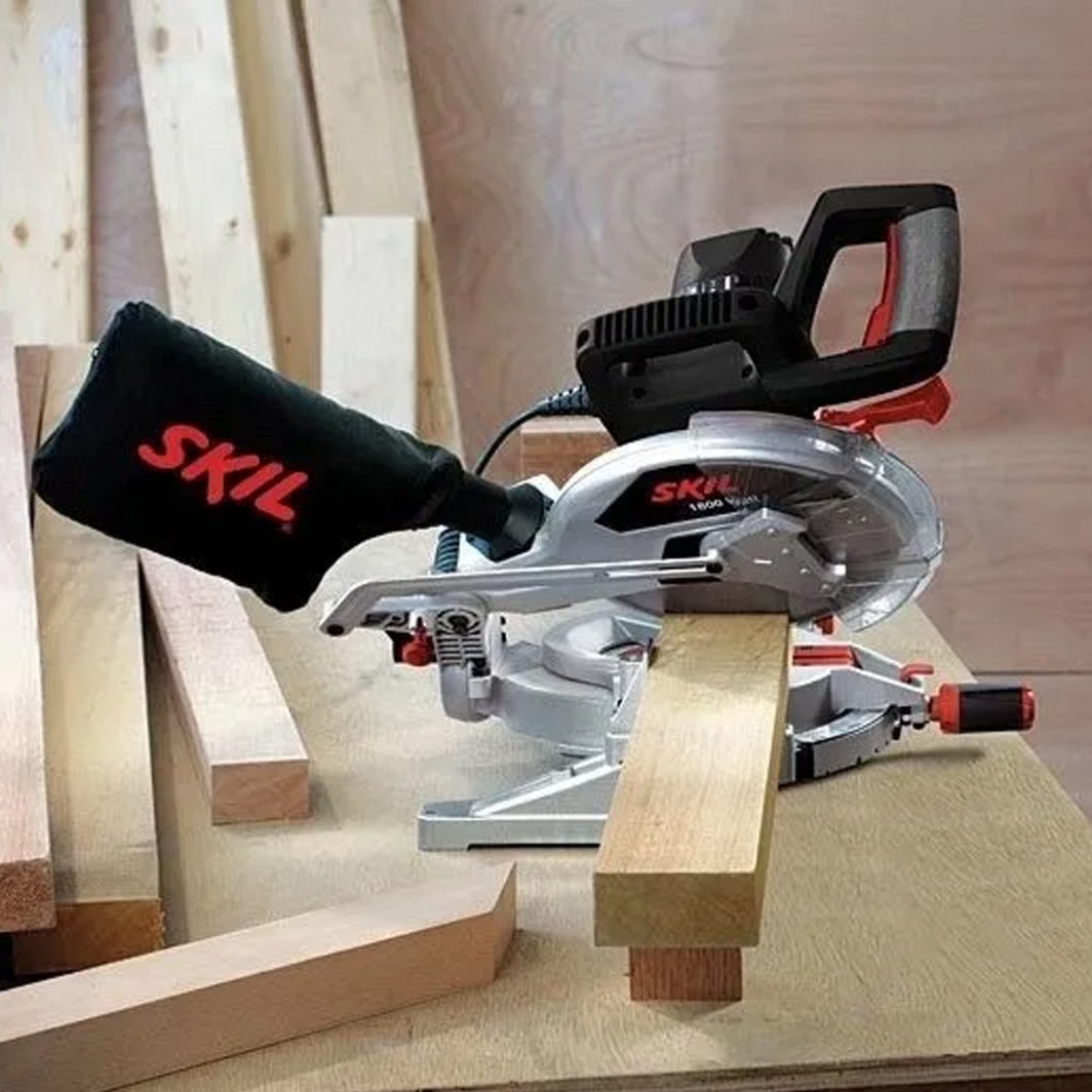 Cortes en madera, aluminio, metales no ferrosos y plásticos.