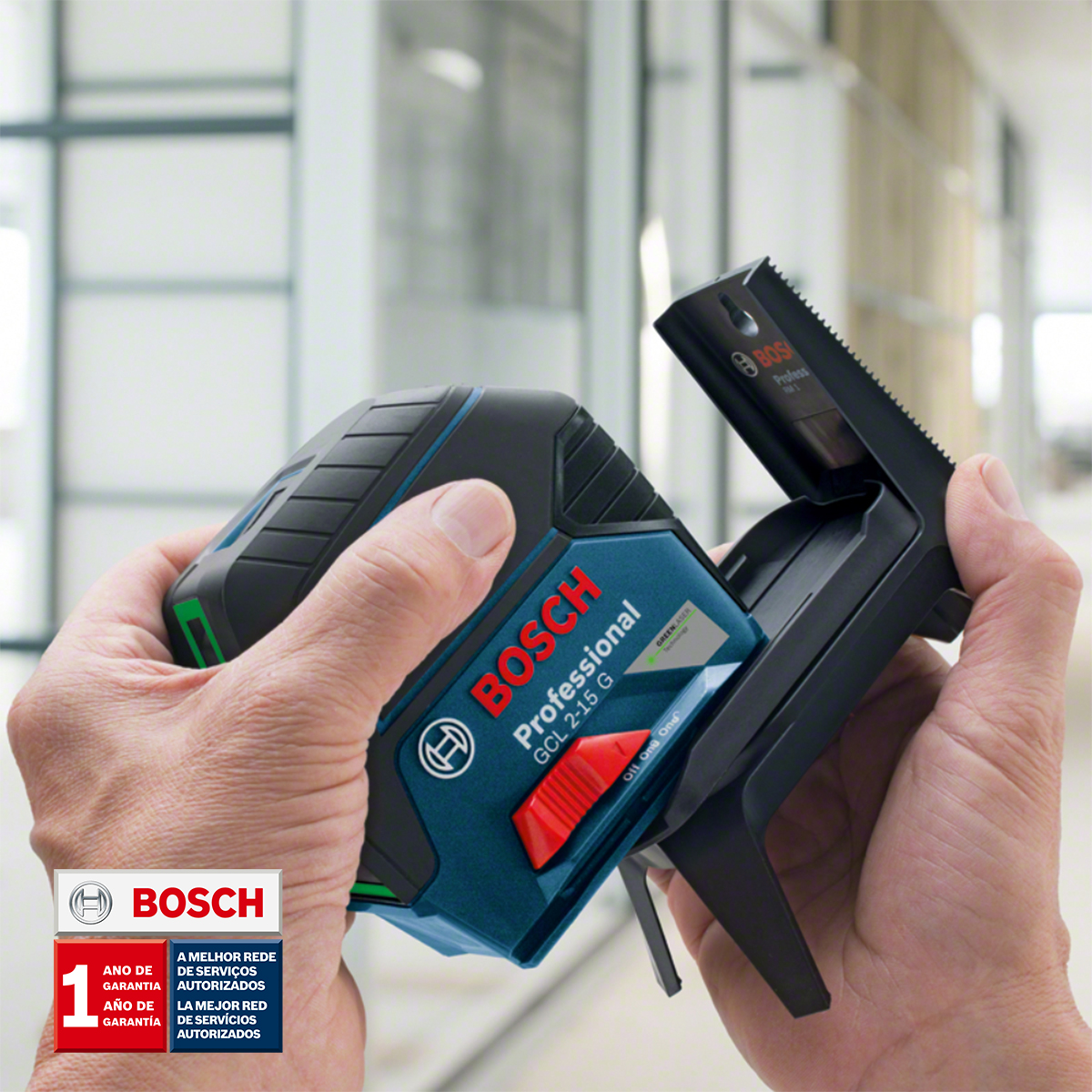 Con una visibilidad cuatro veces mejor gracias a las líneas láser verdes Líneas verdes horizontales y verticales para optimizar la visibilidad Soporte multifuncional giratorio para alinear fácilmente las líneas láser con los puntos de plomada Puntos de plomada rojos para lograr una aplicación de transferencia precisa