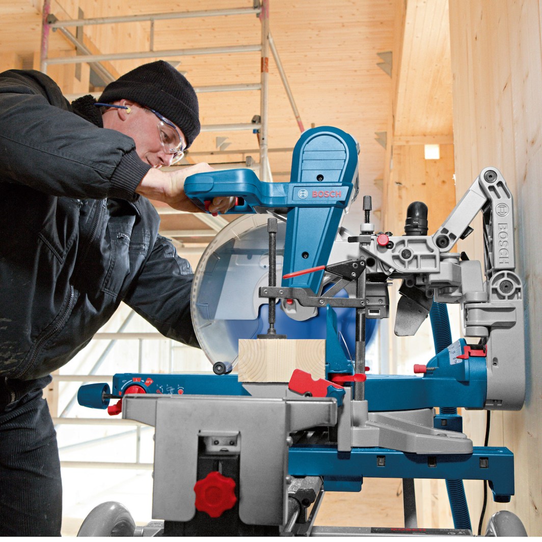 ferreteria_consumidor_tiendas_tienda_bosch_makita_milwaukee_sierra_ingleteadora_cortadora_belen_palace_herramienta_electrica